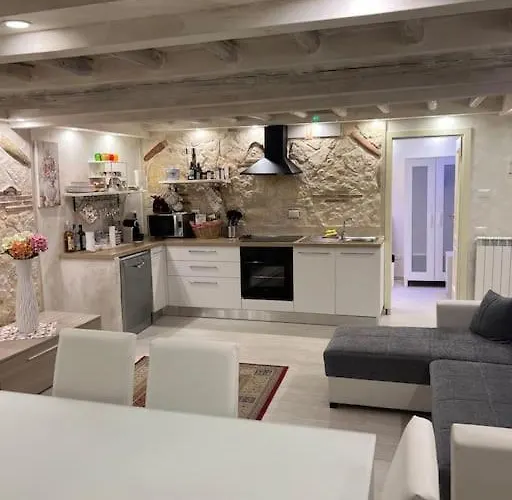 Апартаменты Historic Center, 800 Meters From The Trevi Fontain *