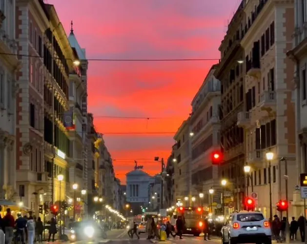 Historic Center, 800 Meters From The Trevi Fontain *