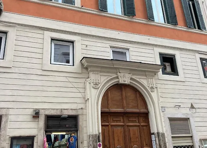 Historic Center, 800 Meters From The Trevi Fontain *